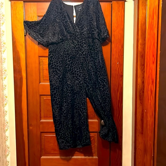 Anthropologie Burnout velvet jumpsuit - Picture 2 of 5